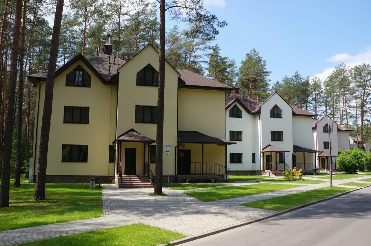 Isloch Park Hotel Rakaw Bagian luar foto