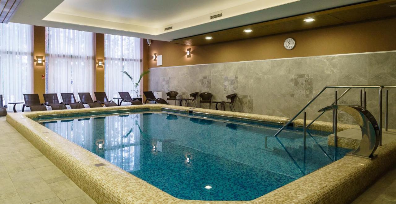 Isloch Park Hotel Rakaw Bagian luar foto