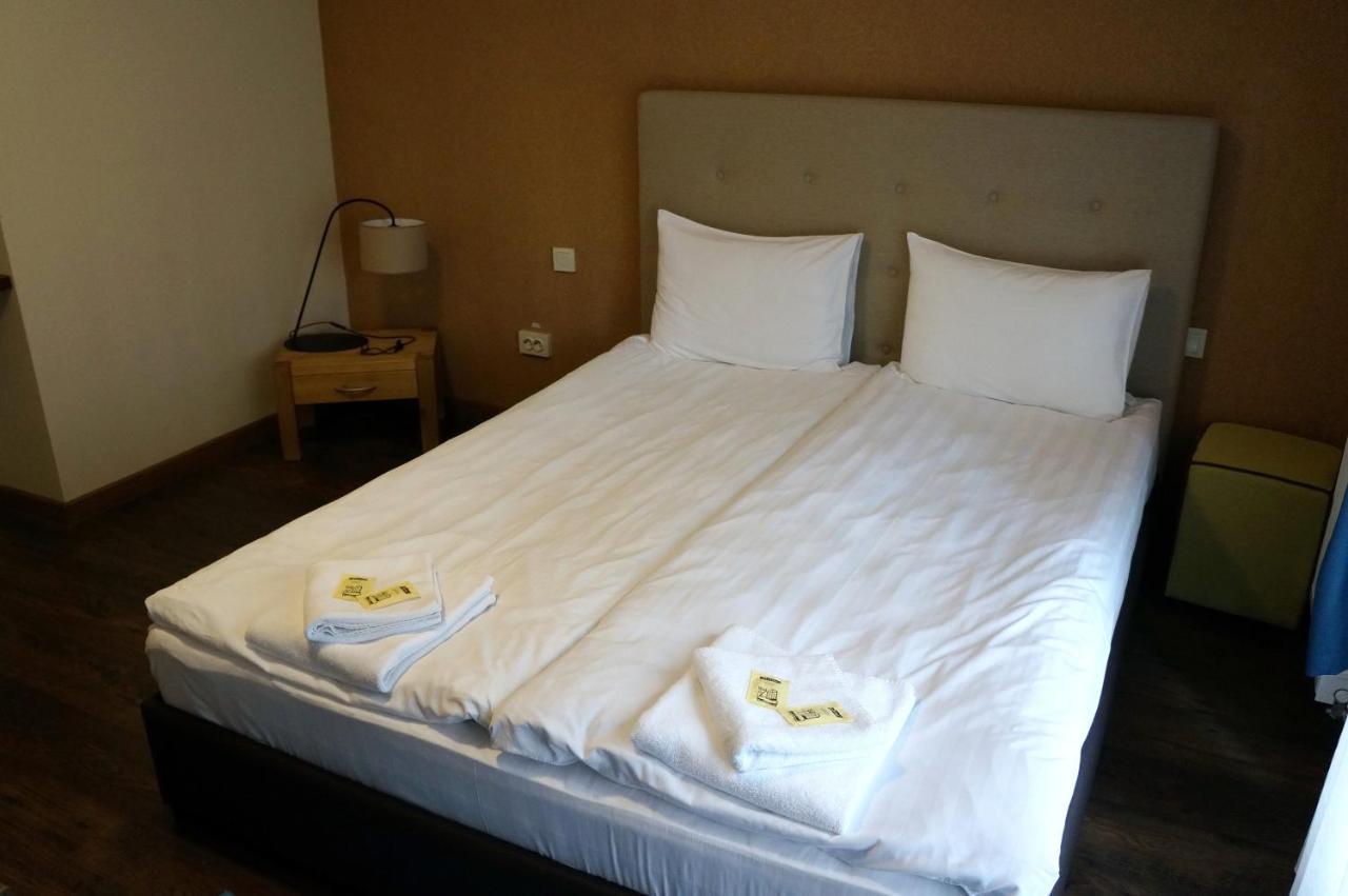 Isloch Park Hotel Rakaw Bagian luar foto