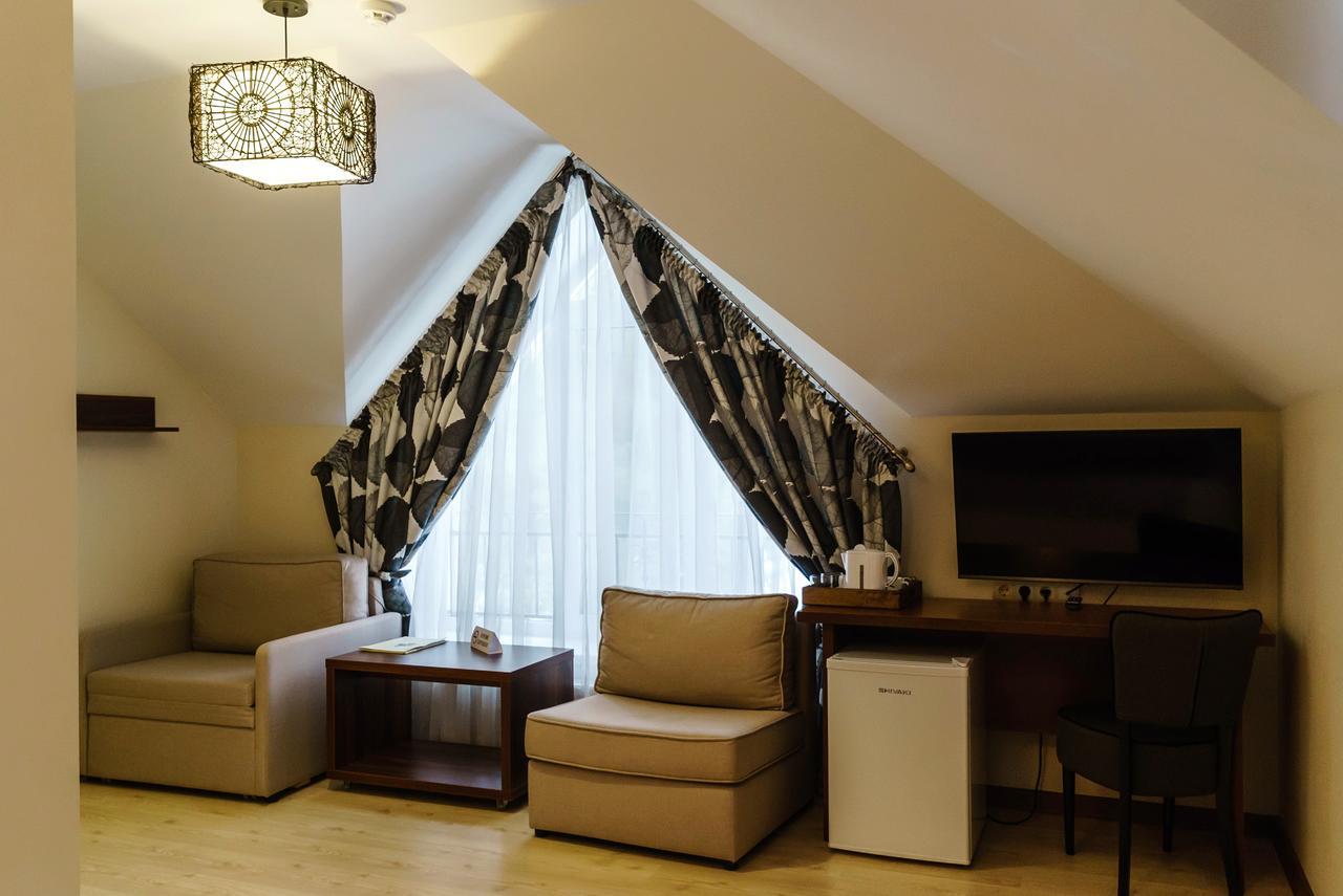 Isloch Park Hotel Rakaw Bagian luar foto
